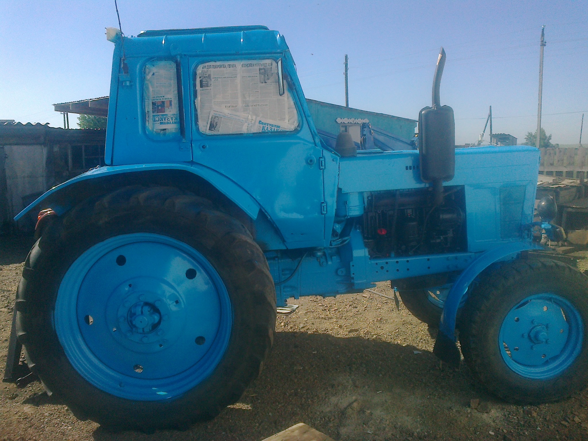 МТЗ-80 трактор с малой кабиной покраска