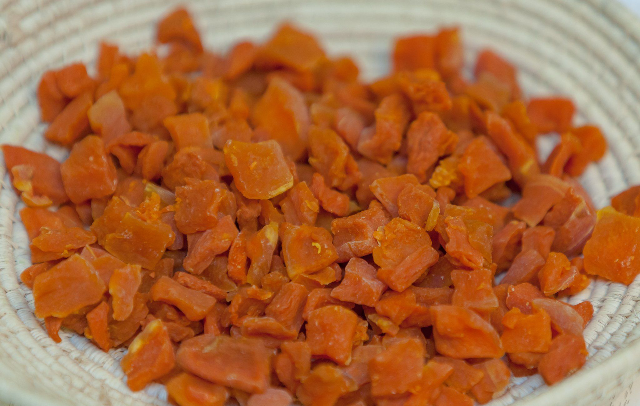 Цукаты рецепты тыква в сушилке. Цукаты из моркови. Паренки из моркови. Цукаты из морковки. Цукаты из моркови в домашних.